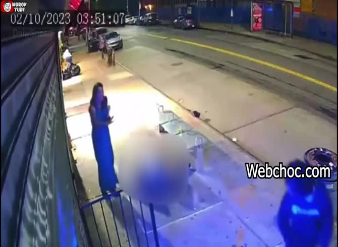 Video :(Warning - disturbing) A liberal activist was stabbed on the street